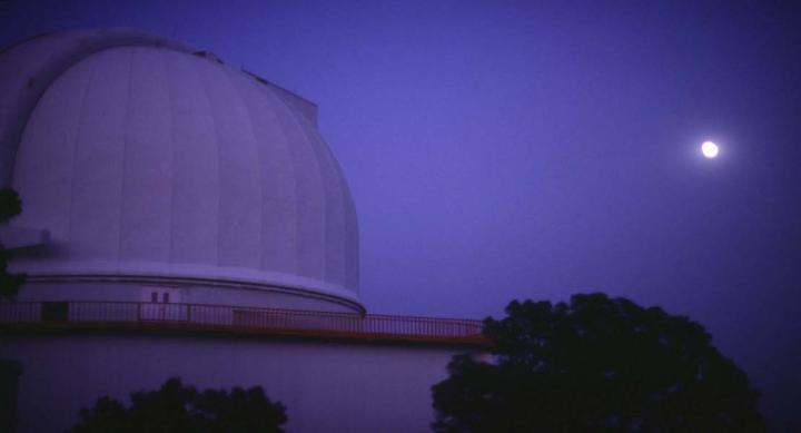 picture of McDonald Observatory at night
